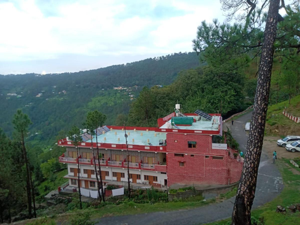 Hotel The Ranikhet Continental Zewnętrze zdjęcie